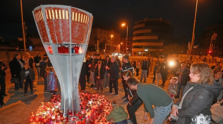 Splićani palili svijeće za Vukovar i Škabrnju