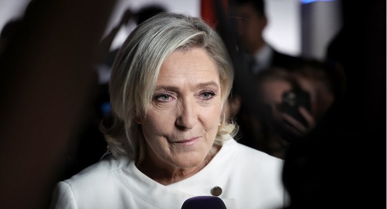 Marine Le Pen: Macronova situacija je neodrživa