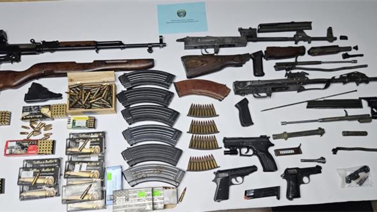 VIDEO U Makarskoj pronađena hrpa oružja i streljiva