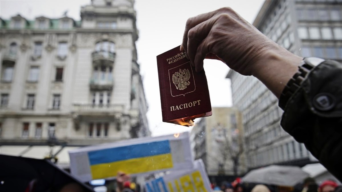 Putin planira oduzimati putovnice Rusima koji šire lažne informacije o ratu