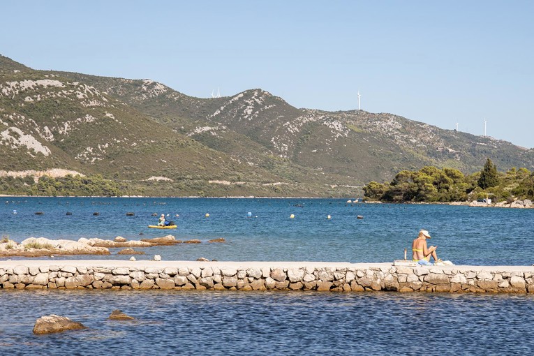 Ne preporuča se kupanje na plaži u Stonu