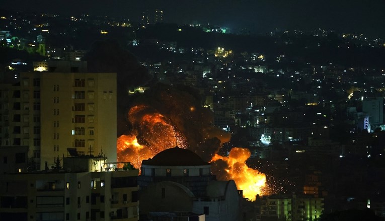 Izrael raketirao Bejrut, eksplozije u vojnim bazama u Siriji