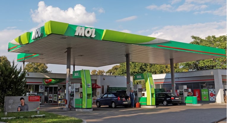 Mađarski medij: Četvrtina benzinskih nema dovoljno goriva, među njima su i MOL-ove
