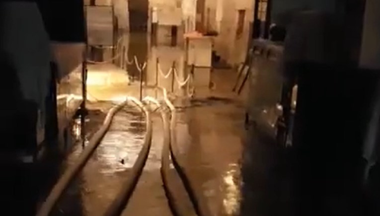 VIDEO Pogledajte podrume Dioklecijanove palače, potpuno su poplavljeni