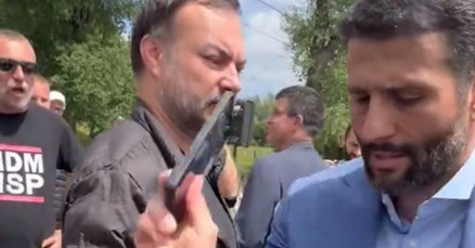 VIDEO SNS-ov gradonačelnik Beograda prijetio aktivistu, psovao pa mu razbio mobitel