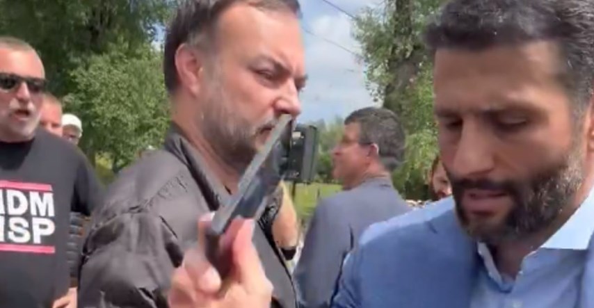 VIDEO SNS-ov gradonačelnik Beograda prijetio aktivistu, psovao pa mu razbio mobitel