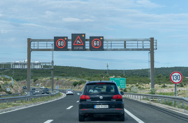 EU razmatra radikalnu mjeru za automobile koji prebrzo voze. Kritičari: Apsurdno