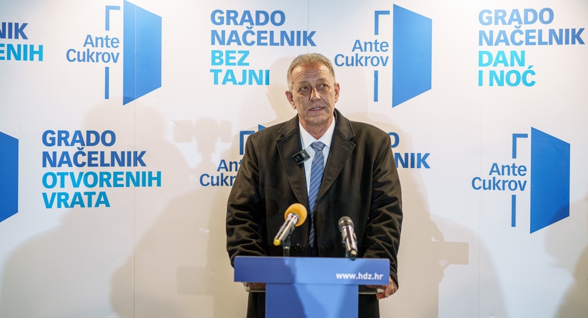 HDZ-ov kandidat za gradonačelnika Vodica predstavio program točno u ponoć