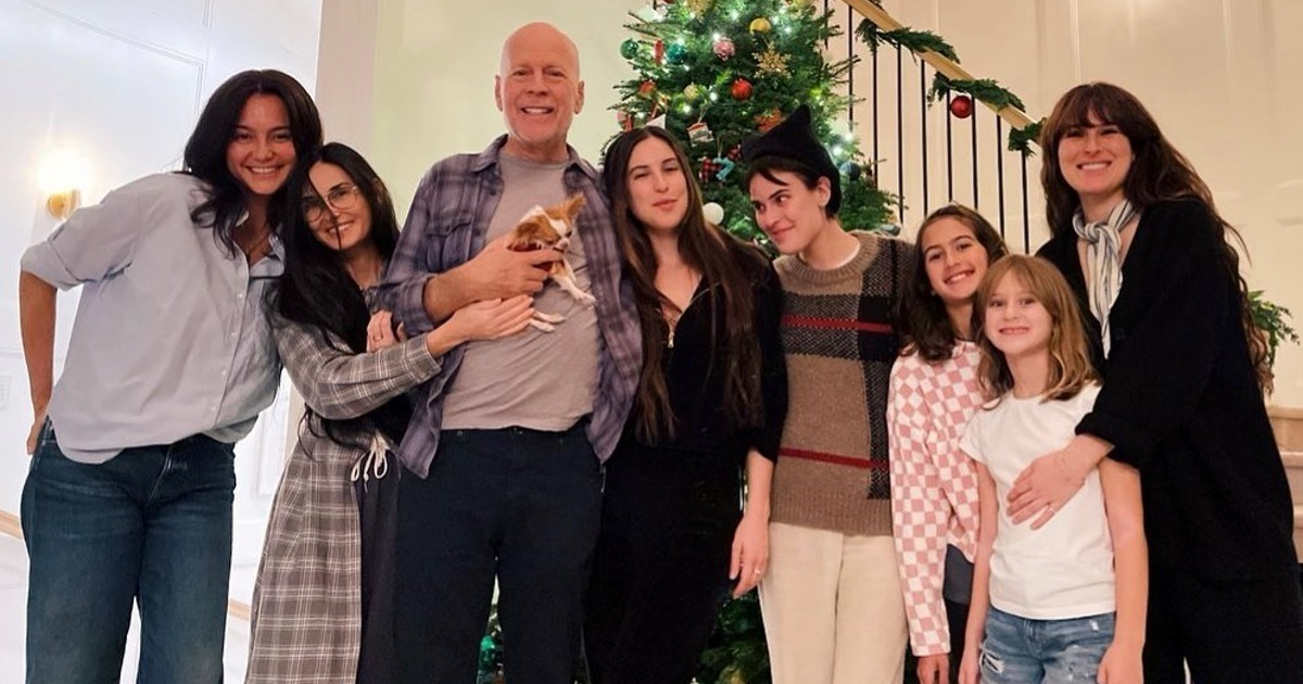 Cijela obitelj brine o teško bolesnom Bruceu Willisu. Demi Moore: Mi smo obitelj