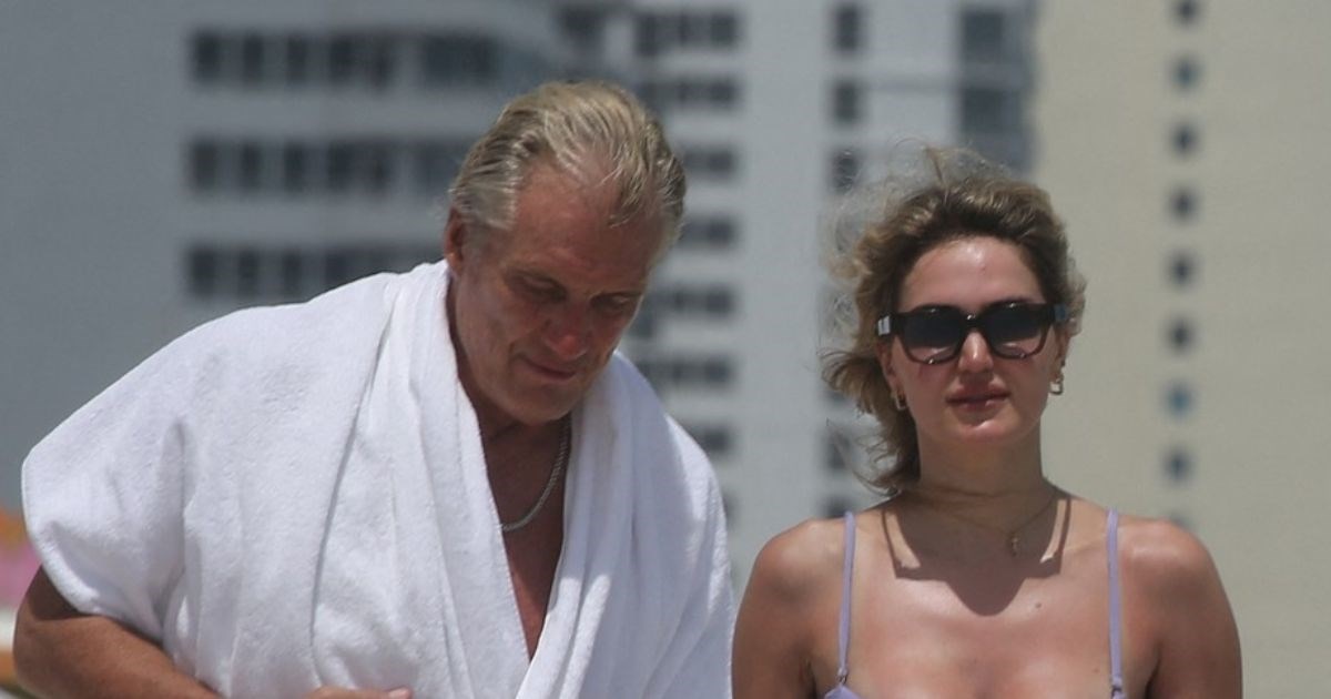 Dolph Lundgren (67) snimljen sa suprugom (28) na plaži u Miamiju