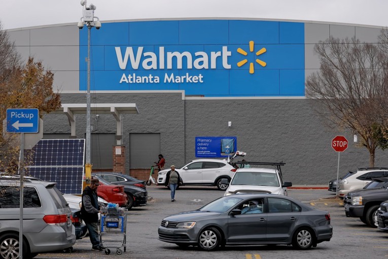 Walmart dobio 3 milijarde dolara povrata od Trumpovih carina. Najavili sniženja