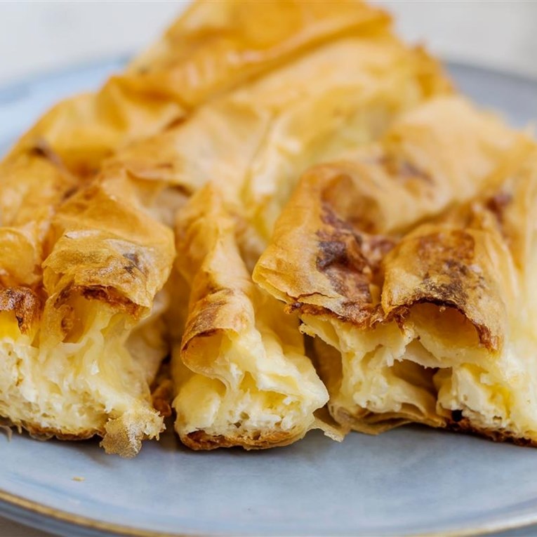 Za ovu brzu pitu sa sirom svi traže recept - i neodoljivo podsjeća na burek