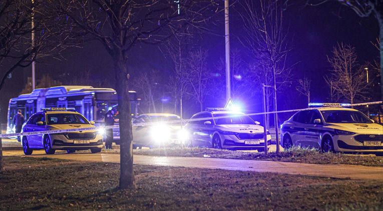 Sirijac (18) autom bježao policiji u Zagrebu. Probio rampu i uletio u sportski centar