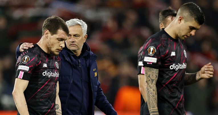 Veznjak otkrio što je Mourinho rekao igračima Rome nakon poraza u finalu EL-a