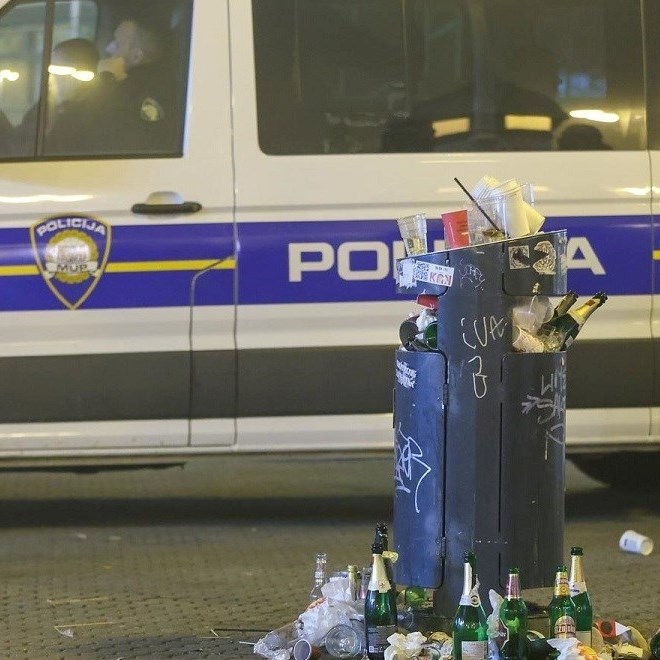 Mladić u Zagrebu ukrao maloljetnici mobitel. Prolaznici ga uhvatili i zadržali