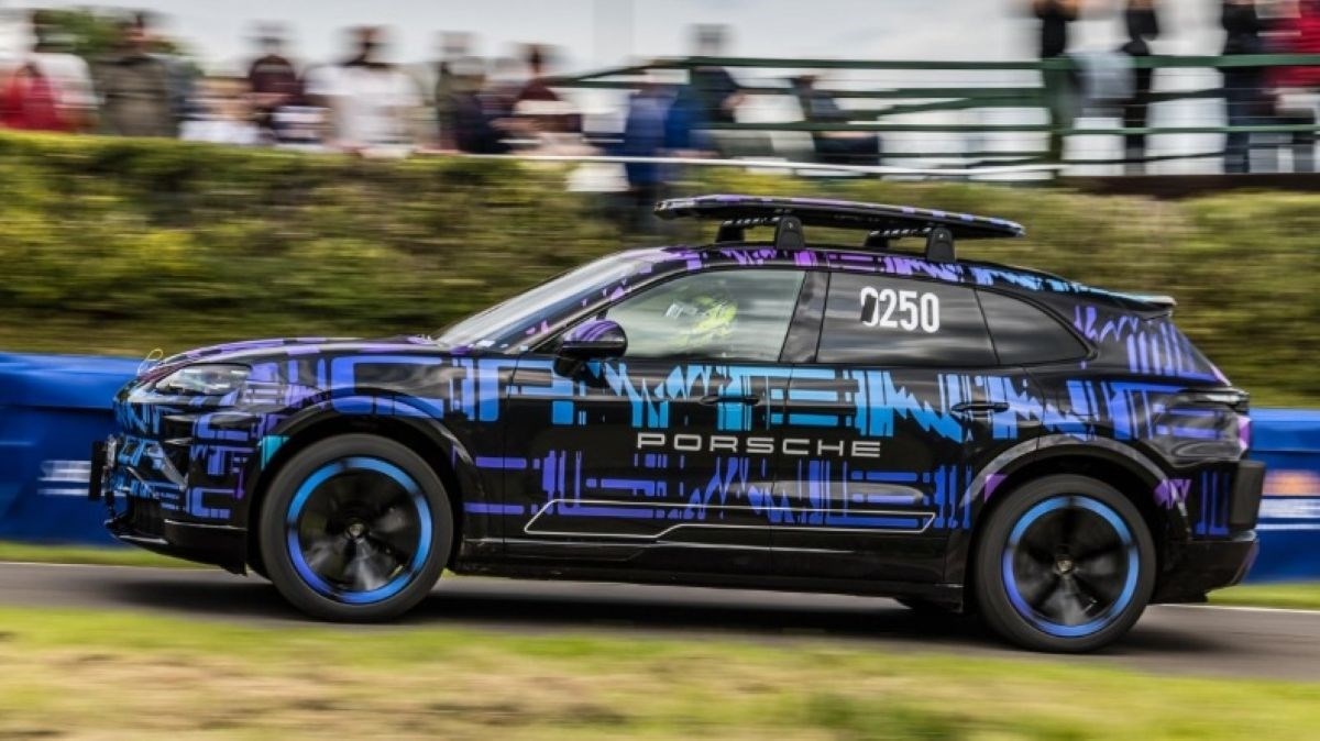 Novi Porsche Cayenne Electric impresionirao nakon 18 metara vožnje