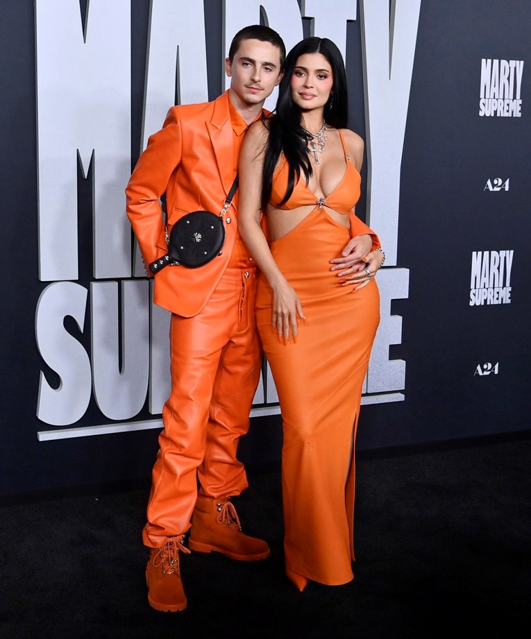 Kylie Jenner u još jednom izazovnom izdanju, vatrenija nego ikad