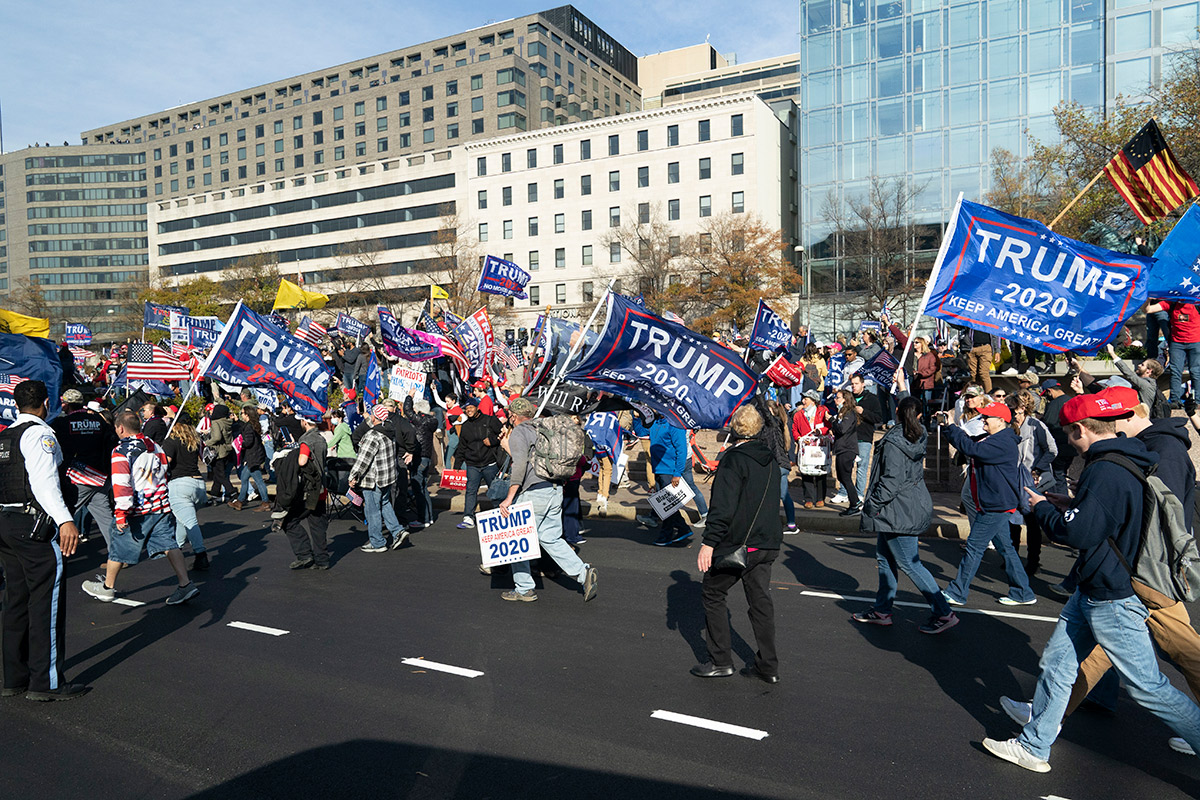 Trumpovi pristaše okupili se u Washingtonu, kažu da osuđuju izbornu krađu