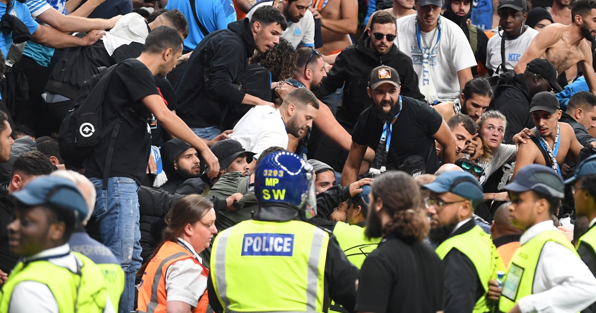 Marseilleovi navijači se tijekom utakmice na stadionu tukli s Englezima i policijom
