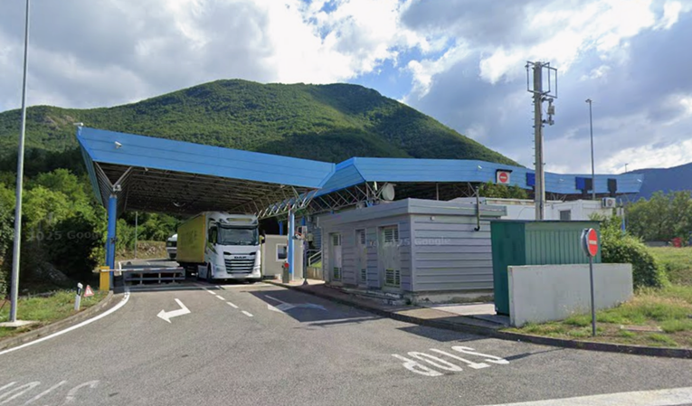 Carinici optuženi zbog muljanja na granici. Propuštali neprijavljenu robu iz BiH