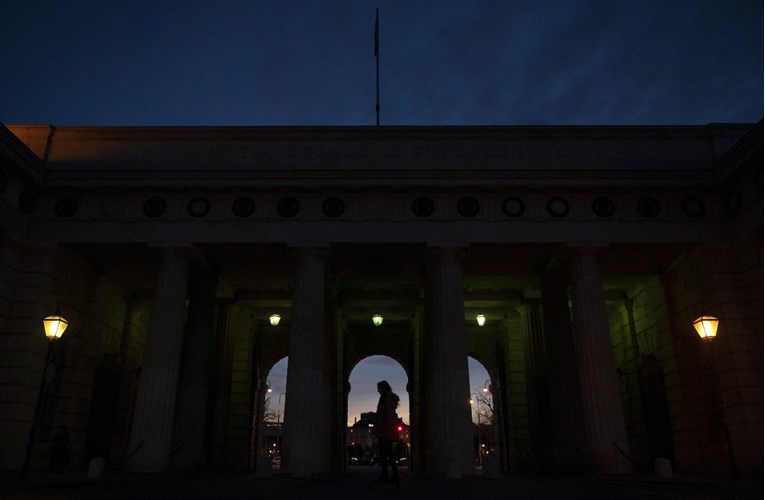 Milijuni Britanaca u najvišem stupnju strogih mjera, Austrija u trećem lockdownu