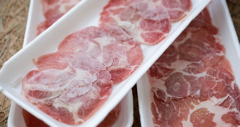Evo koji su najsigurniji načini odmrzavanja mesa