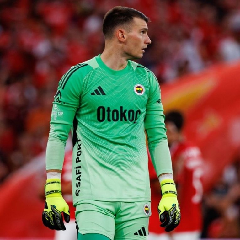 Turski novinar o Livakovićevoj reakciji: Ako ti nije teško, pomakni se malo naprijed