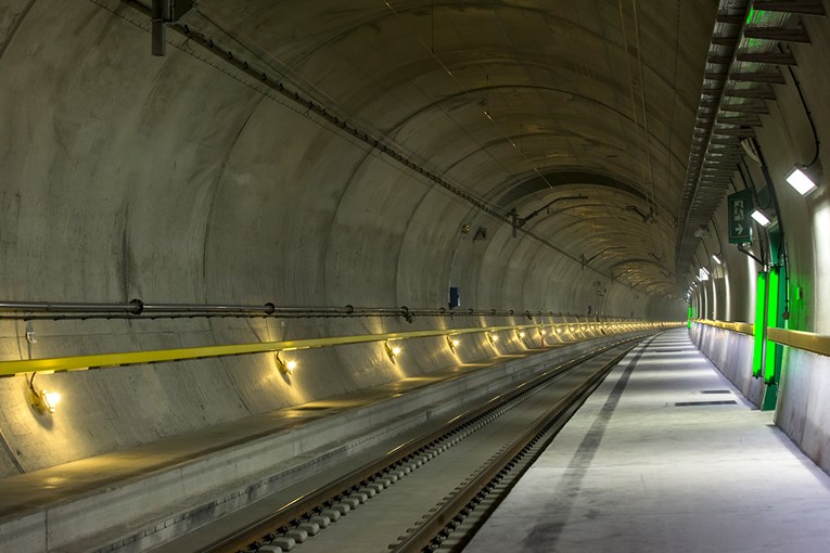Najduži željeznički tunel na svijetu skoro je završen, pogledajte kako izgleda