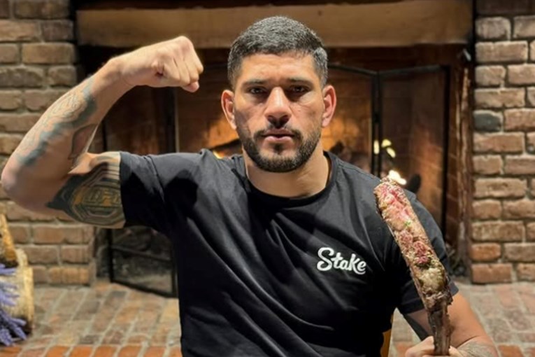 Najveća UFC zvijezda napušta pojas. Lovi naslov u trećoj različitoj kategoriji