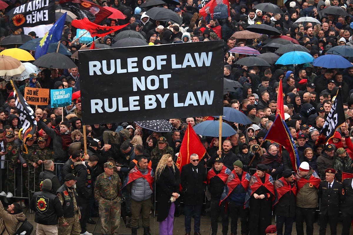 VIDEO Tisuće na prosvjedu u Prištini za bivše vođe Oslobodilačke vojske Kosova