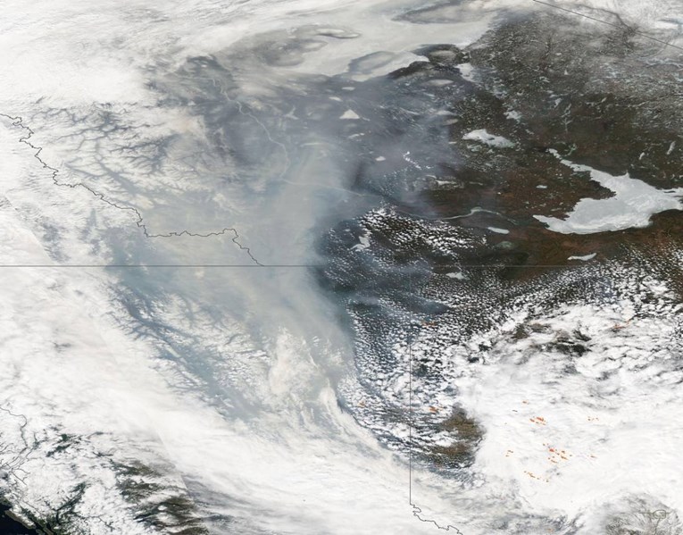 Evakuacija iz kanadske Alberte zbog golemih požara: "Kiše neće biti još 10 dana"