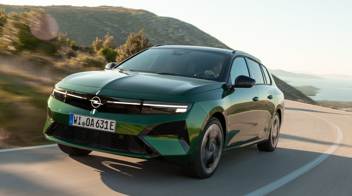 Opel s razlogom nudi čist i radikalan dizajn. Nova maska sad je zaštitni znak marke