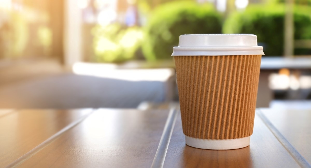 Nova istraživanja sugeriraju da je mikroplastika raširenija u pićima nego što mislite