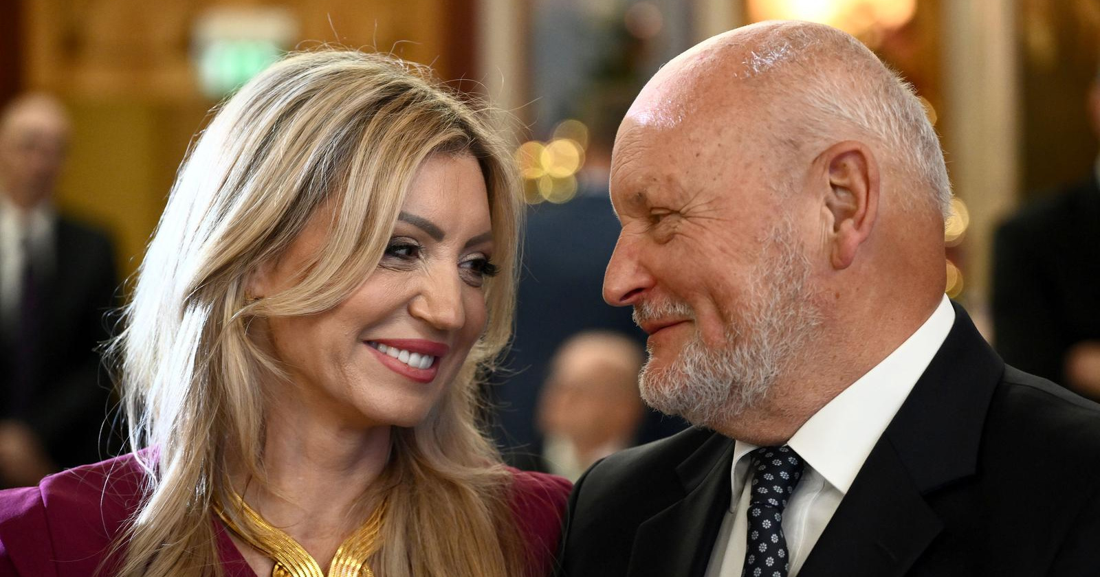 Mateša došao u sabor. Njegova supruga: Svako moje putovanje je osobno plaćeno