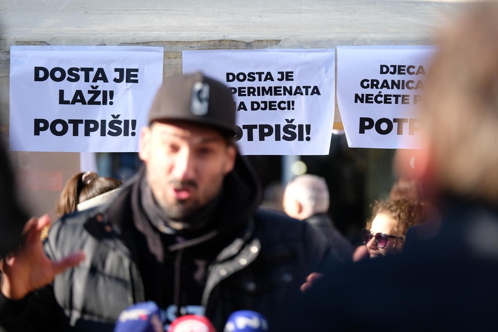 Miletić: Oko 13 sati prilazi mi neka Indijka na Trgu, kaže mi da ima nešto za mene