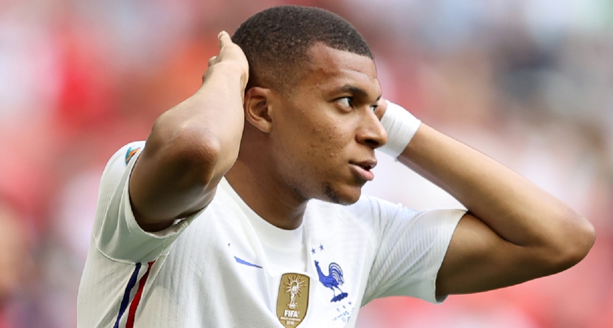 Mađarski navijači proizvodili su majmunske zvukove kad je Mbappe imao loptu
