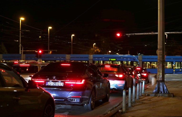 Došlo do totalnog kolapsa na jednom od najprometnijih križanja u Zagrebu