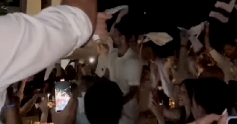 VIDEO Đoković se u restoranu u Grčkoj popeo na stol i zaplesao