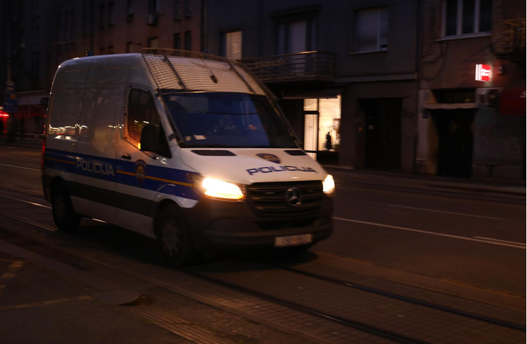 Maloljetnik pretučen u Zagrebu. Udarali ga nogama i rukama po tijelu
