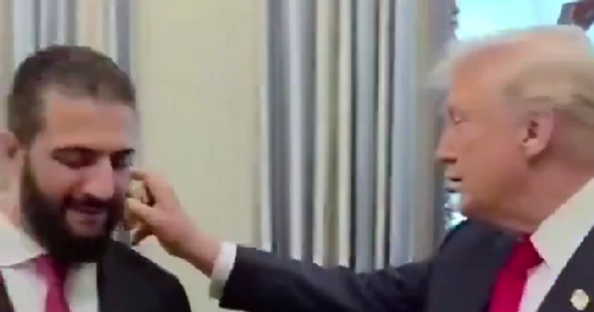 VIDEO Trump pošpricao sirijskog predsjednika kolonjskom