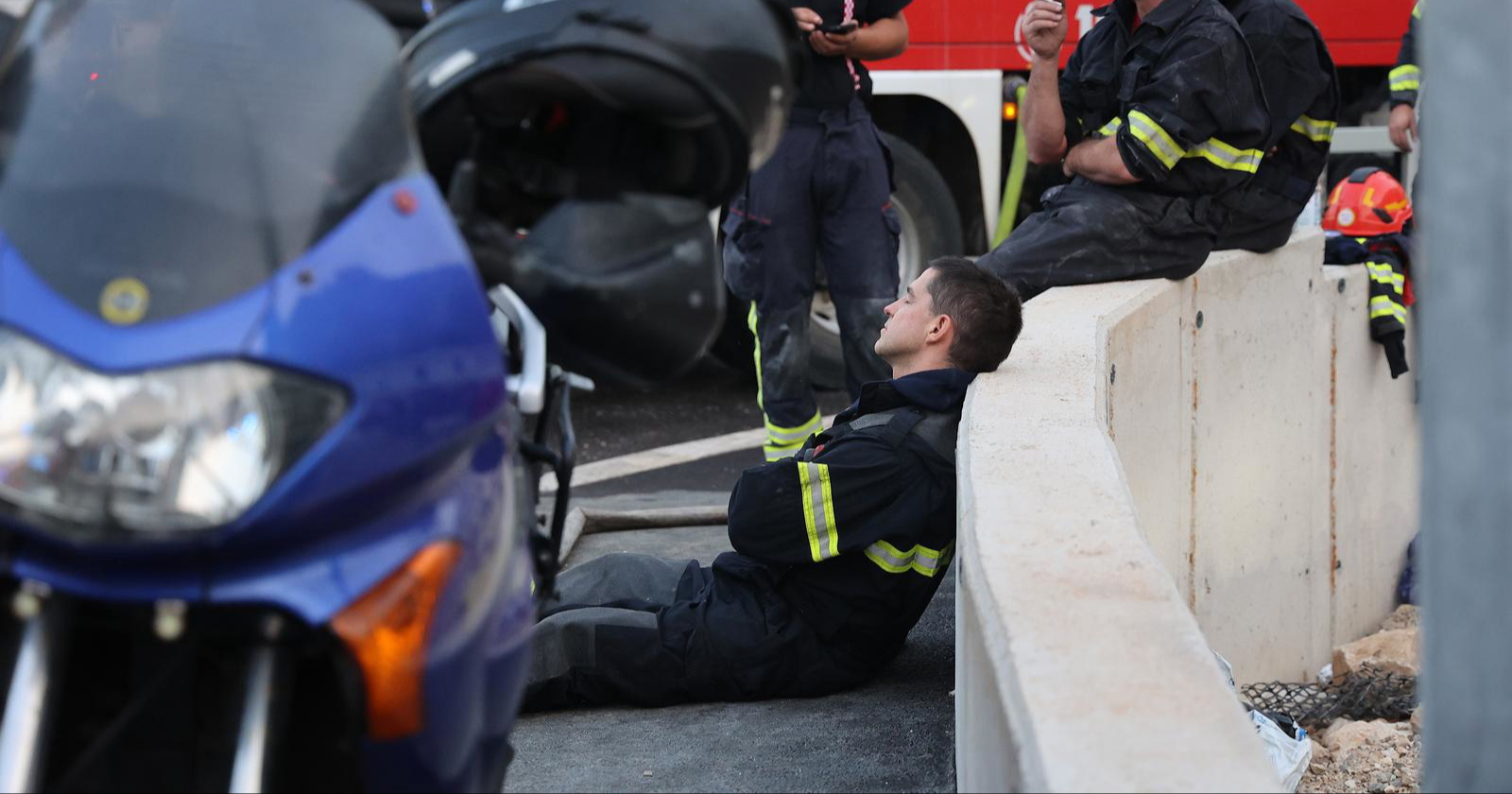 Hvala, heroji! Umorni vatrogasci dočekali su jutro na požarištu kod Omiša