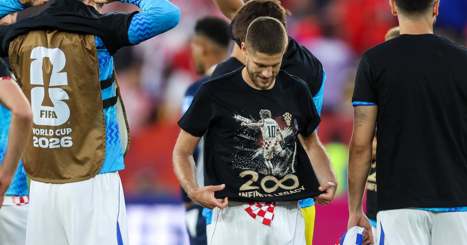 Vatreni nakon utakmice s Panamom odjenuli majice Modriću u čast