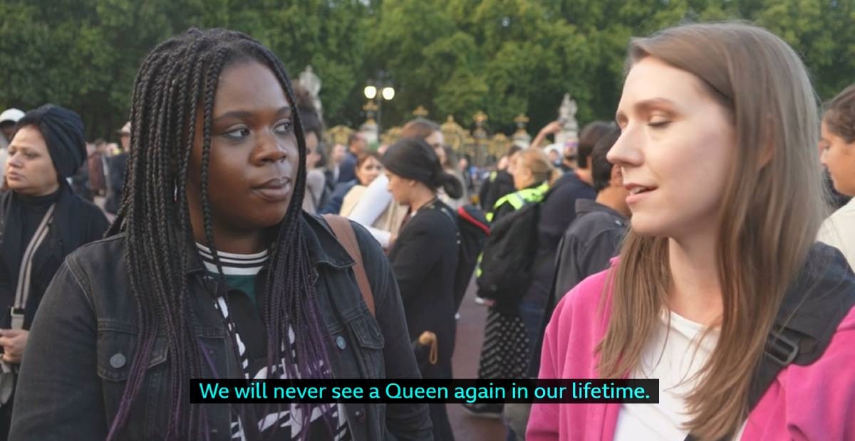 VIDEO Britanci pred Buckinghamskom palačom: "Ovo je nadrealno"