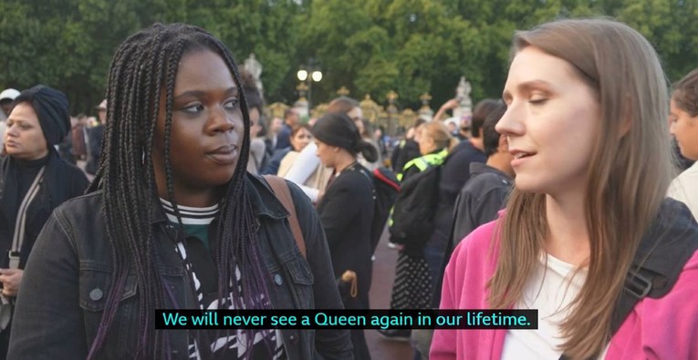 VIDEO Britanci pred Buckinghamskom palačom: "Ovo je nadrealno"