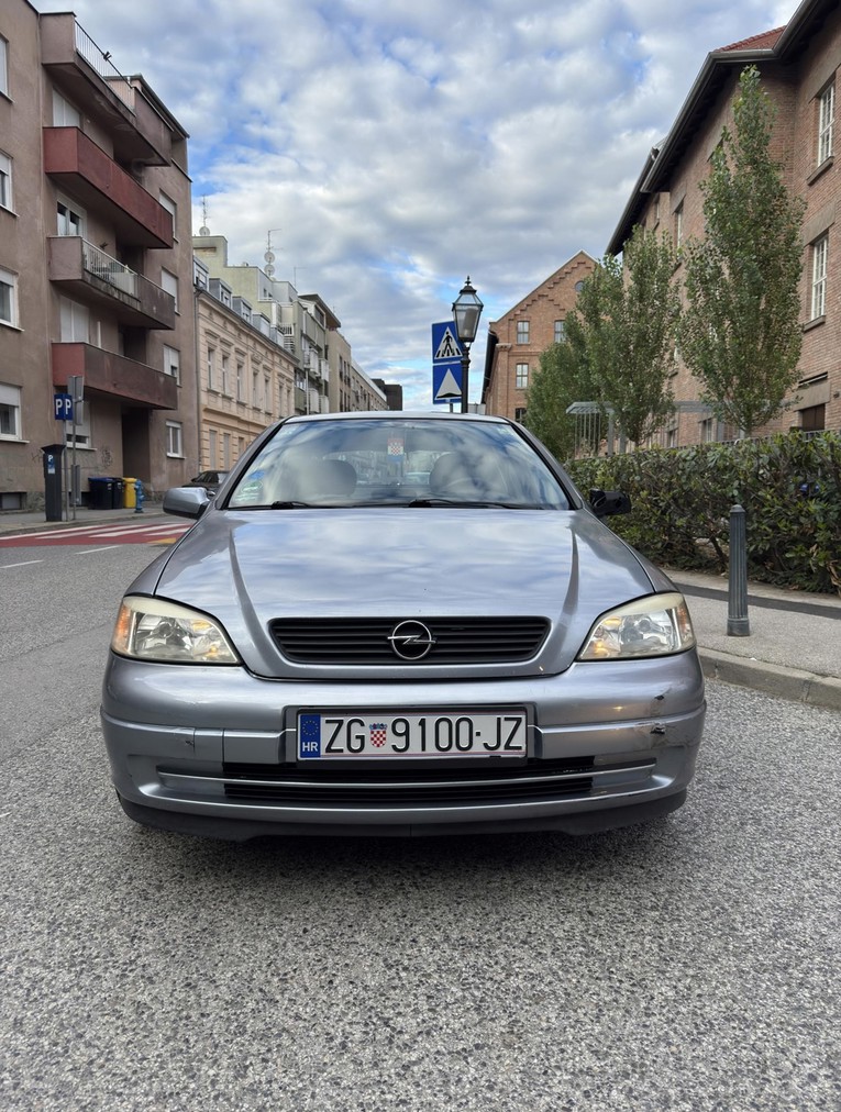 Prodaje se Opel Astra s plinom za 1400 eura, registrirana je do 2027.