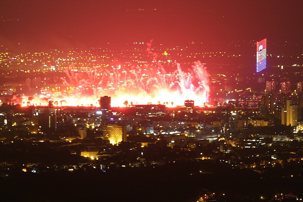 FOTO Zagrebački Hipodrom snimljen s Medvedgrada za vrijeme Thompsonova koncerta