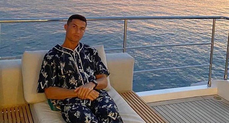 Ronaldo se htio pohvaliti luksuzom, sad ga sprdaju: "Je li te to baka natjerala?"