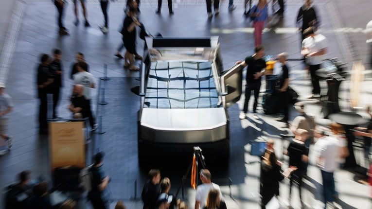 Osnivač Tesle razočaran Muskom: "Cybertruck izgleda kao kontejner za smeće"