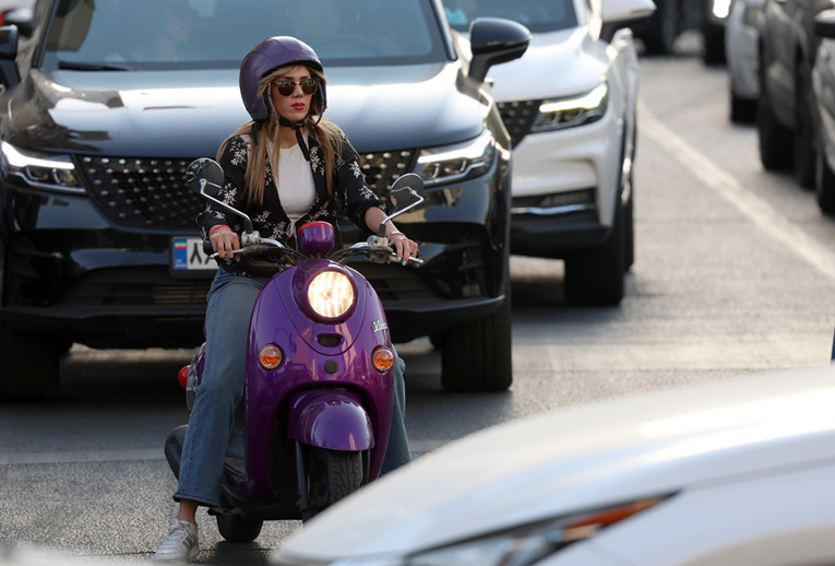 Iran formalno dozvolio ženama da voze motocikle