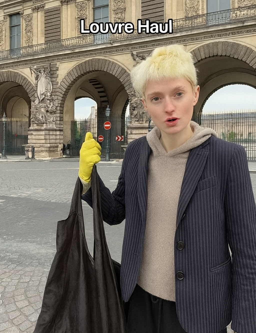 Pljačka Louvrea: Dok Francuska tuguje, gen Z objavljuje urnebesne snimke